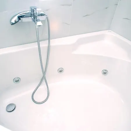 Lux Vip * Peraía