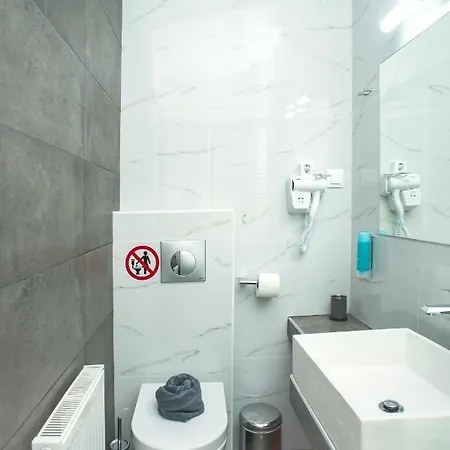 Lux Vip * Peraía