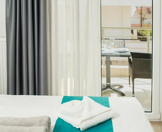 Ξενοδοχείο με διαμερίσματα Lux Vip Περαία