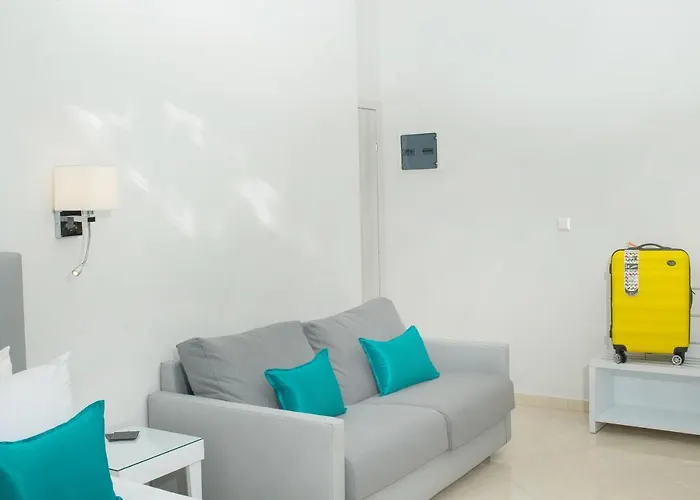 Lux Vip Ξενοδοχείο με διαμερίσματα Περαία