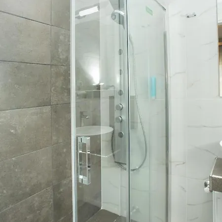 Lux Vip Peraia (Thessaloniki)