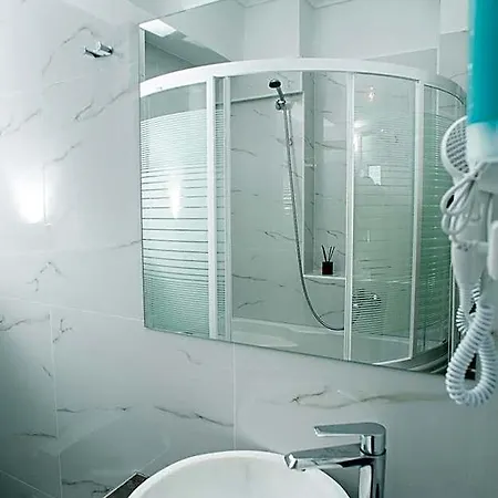 Lux Vip Aparthotel 4*