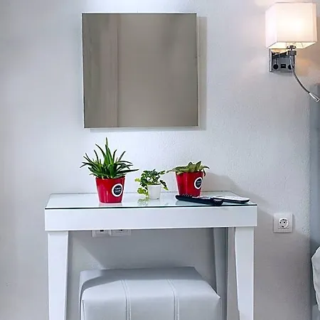 Lux Vip Aparthotel 4*