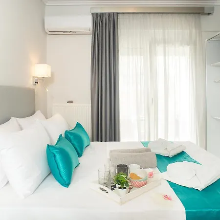 Lux Vip מלון דירות Peraía