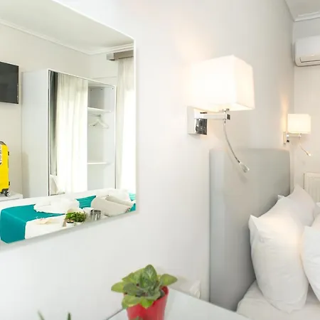 Lux Vip מלון דירות Peraía