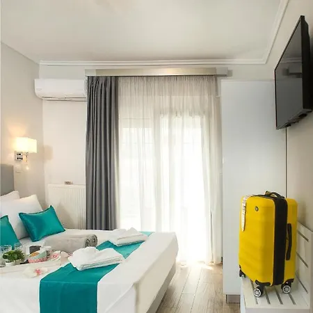 Lux Vip מלון דירות Peraía