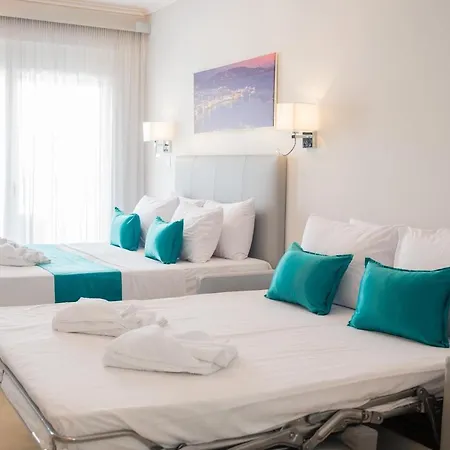 מלון דירות Lux Vip 4*