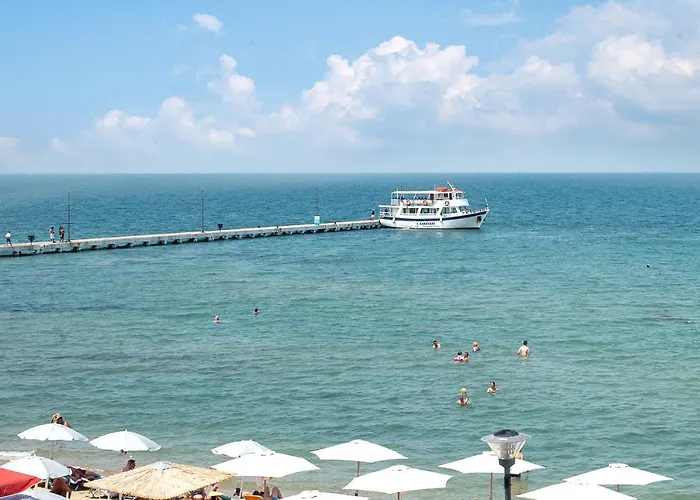 Lux Vip 公寓式酒店 4*