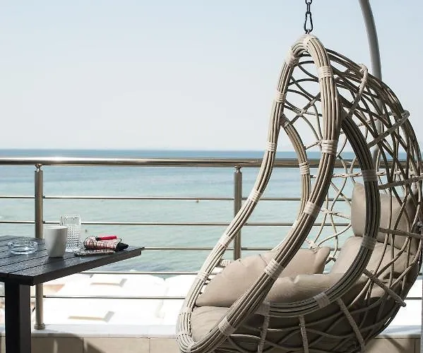 Lux Vip Aparthotel Peraía