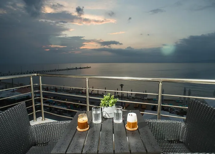 Lux Vip 公寓式酒店 Peraía