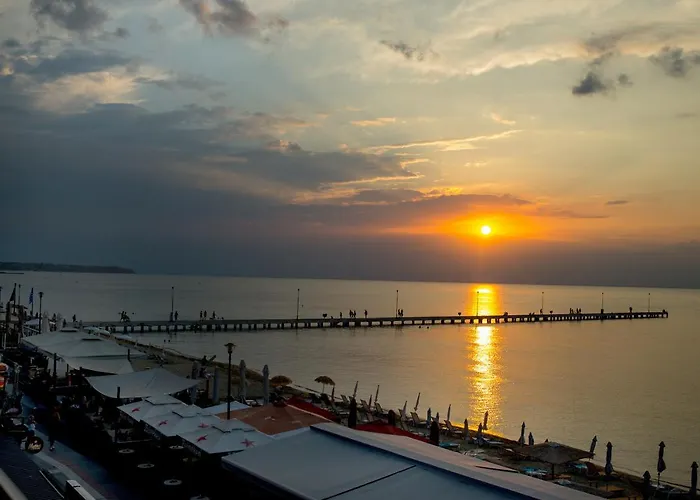 公寓式酒店 Lux Vip Peraía